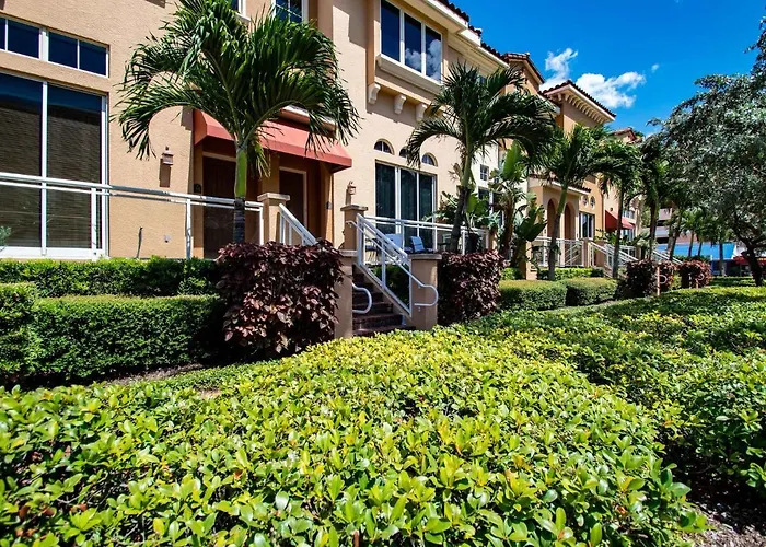 Belle Harbor 74w 3 Story-townhouse Steps To The Clearwater Beach